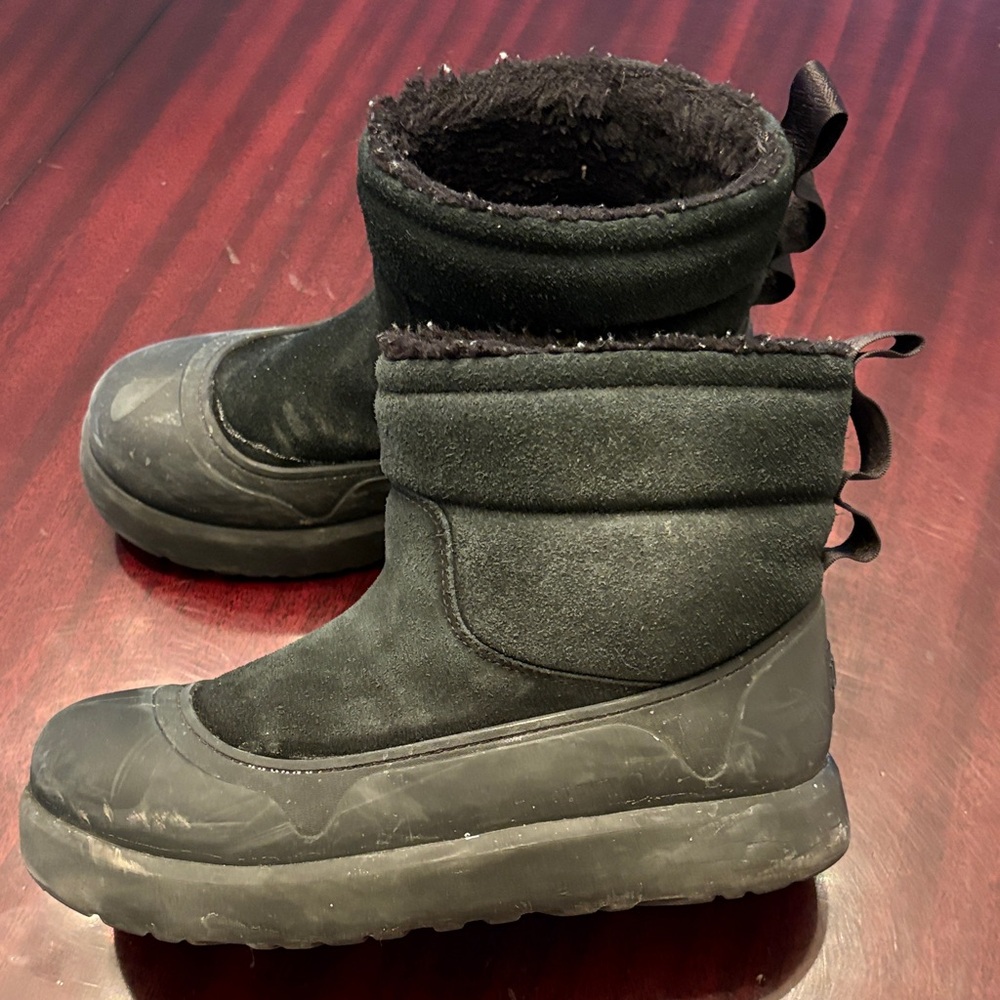 UGG Pull On Black Winter Boots size 3